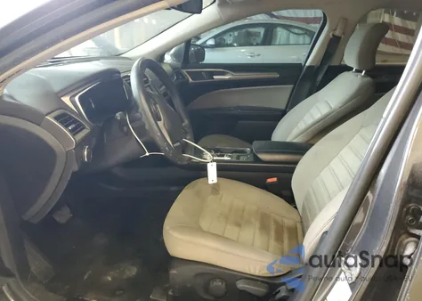 2019 Ford Fusion S z USA, uszkodzony, nr VIN 3FA6P0G75KR250805